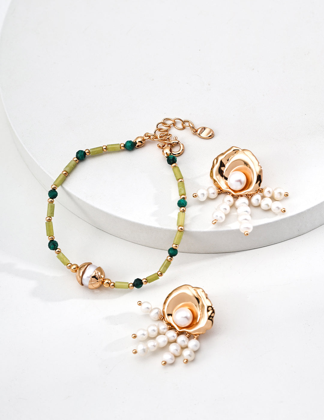 Gorgeous Shell Pearl Earrings
