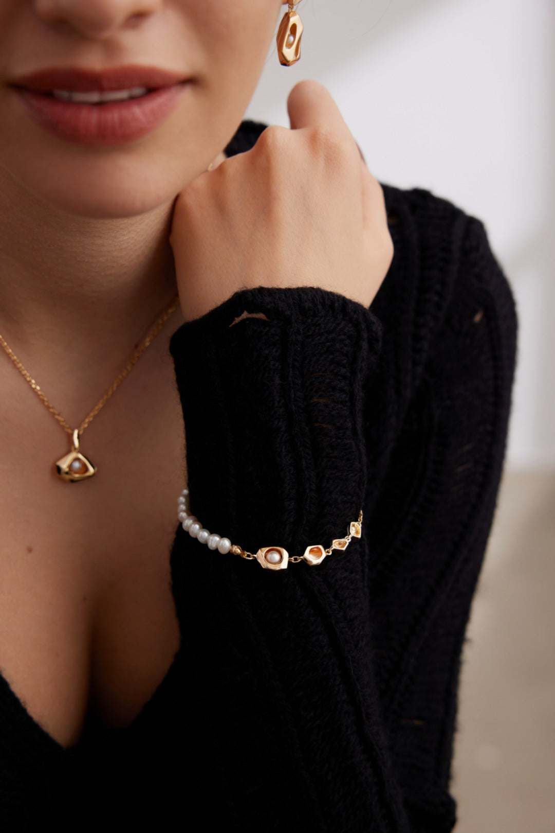 Euclid Cage Pearl Bracelet