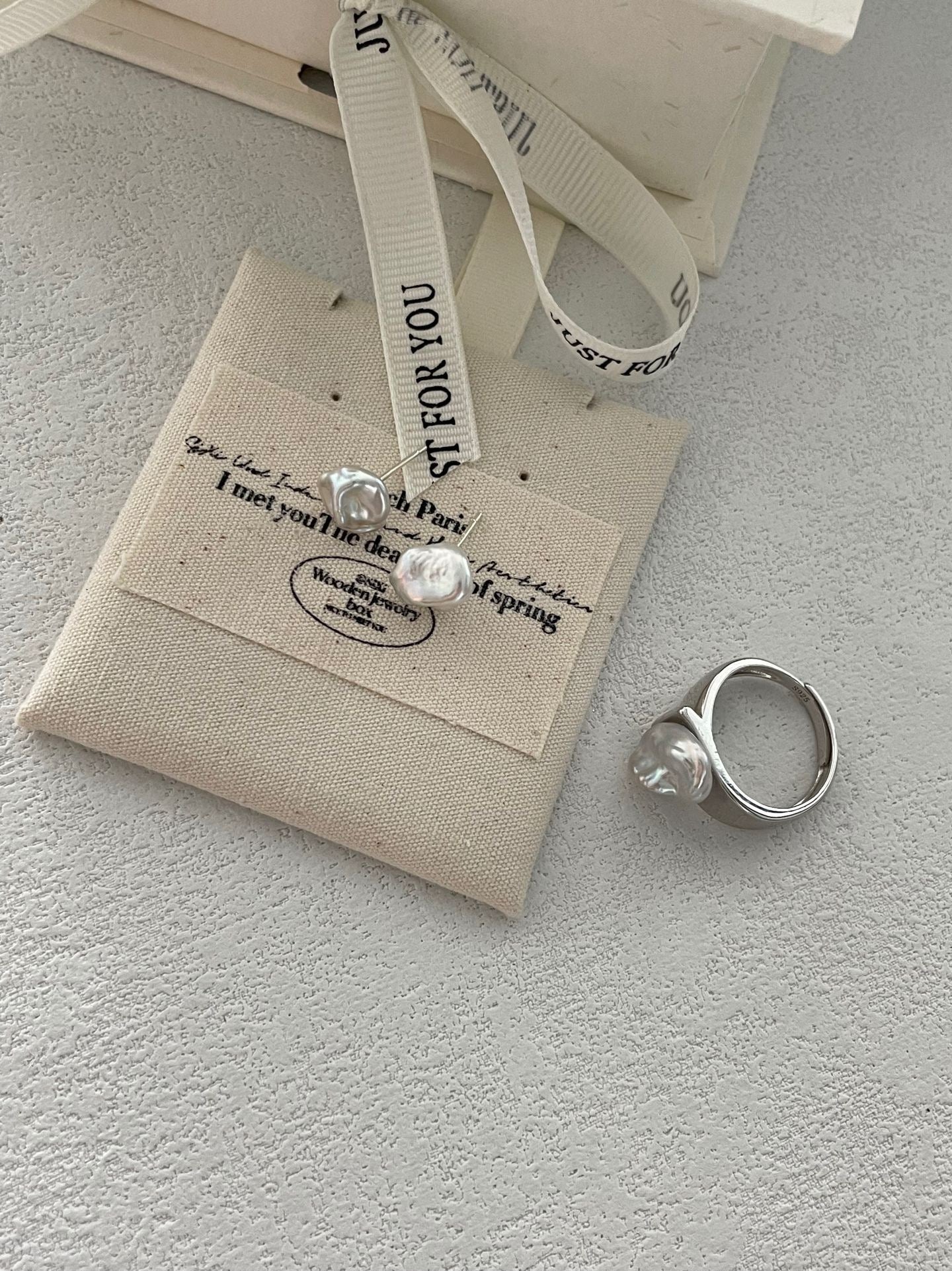 Keshi White Pearl Ring