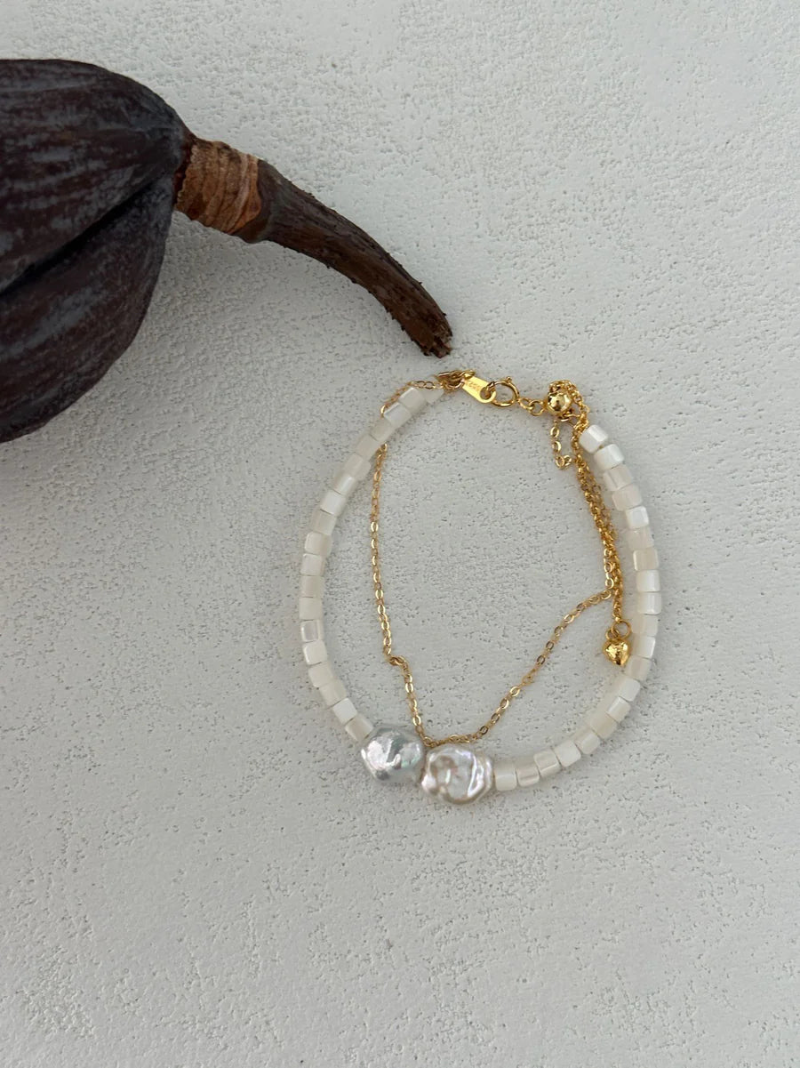 Pearl and Shellfish Bracelet