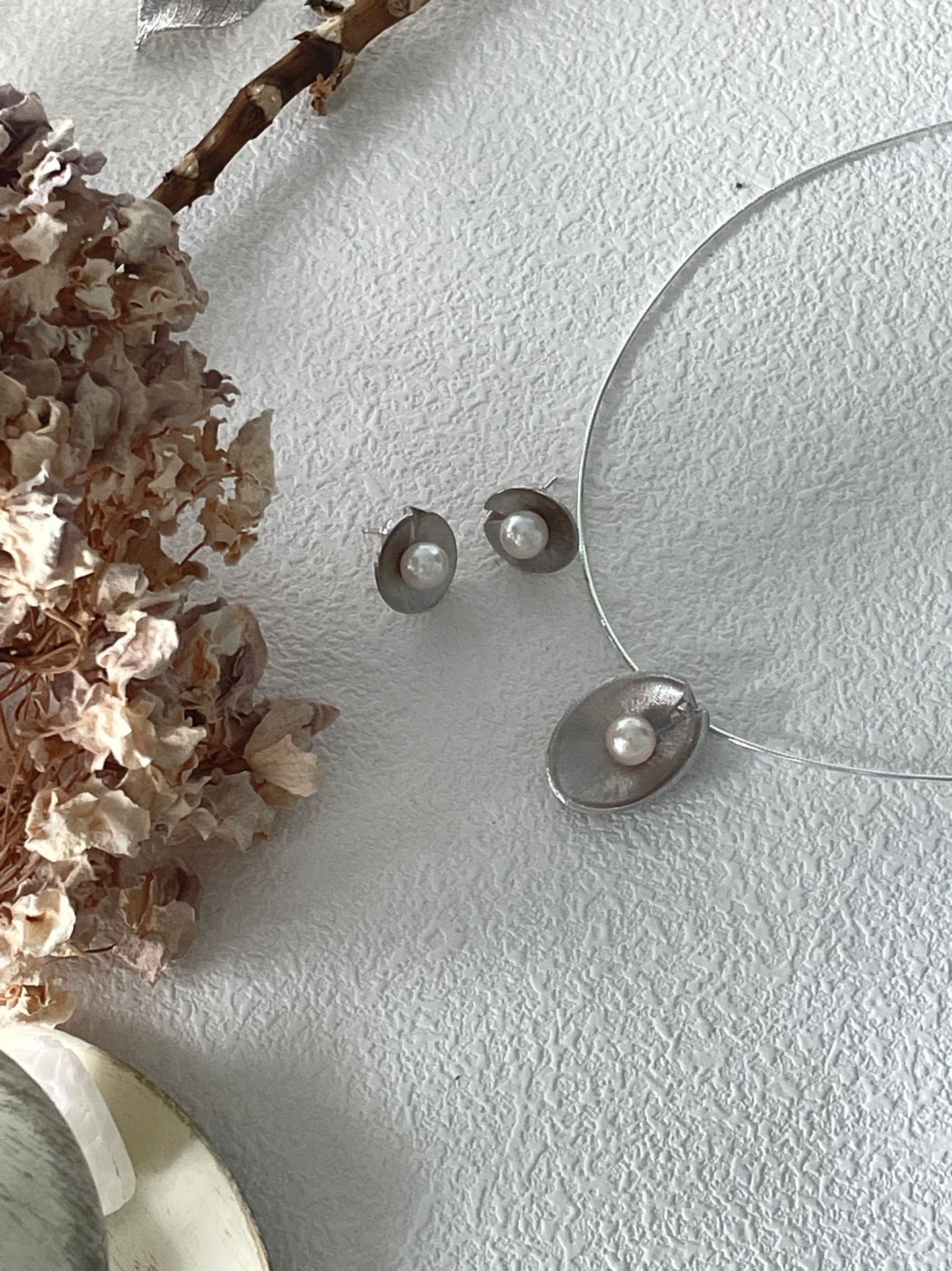 Horseshoe Pearl Earrings