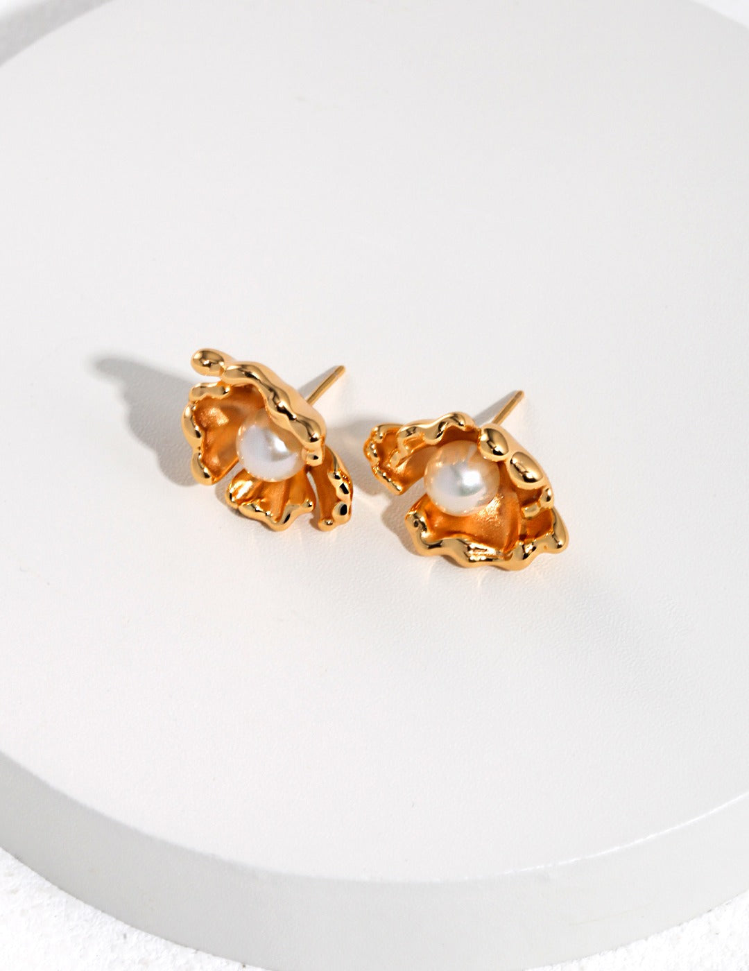 Sea Wave Pearl Earring
