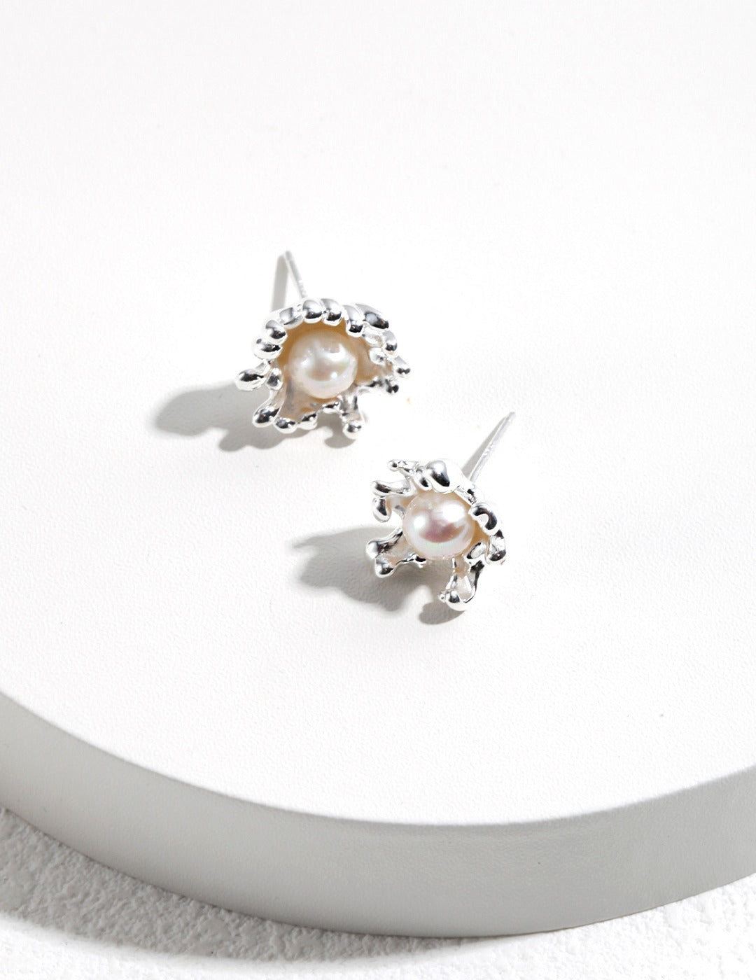 Sea Wave Pearl Earring