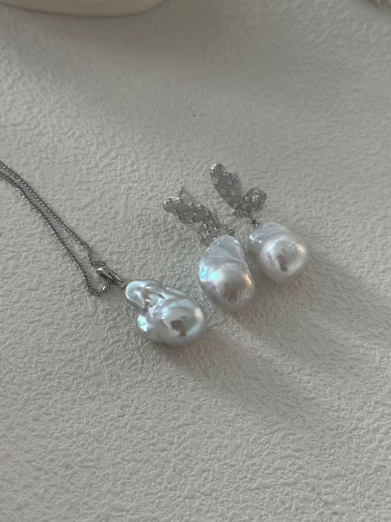 Butterfly Glitter Baroque Earrings