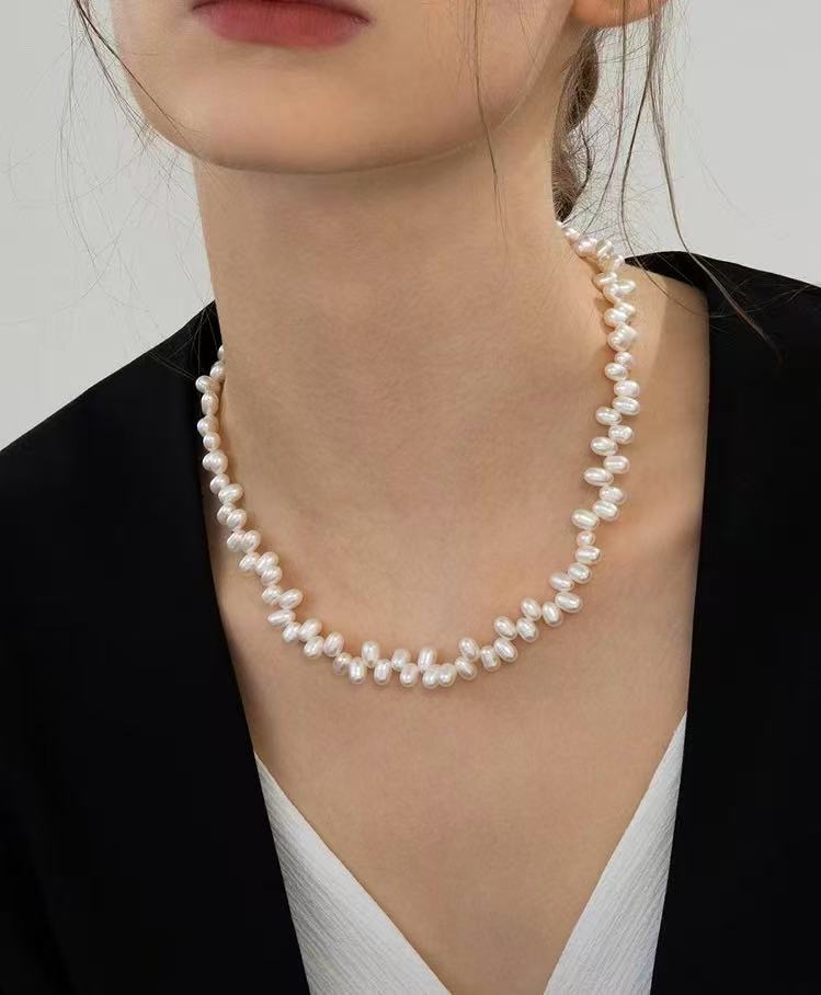 Double Flower Spike Pearl Necklace