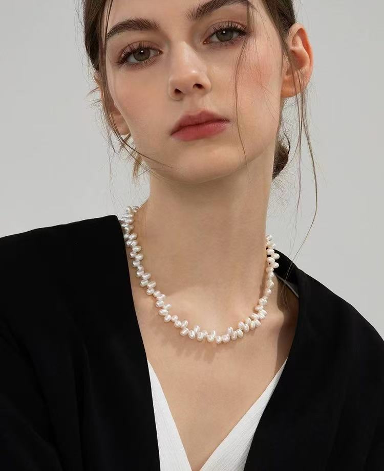 Double Flower Spike Pearl Necklace