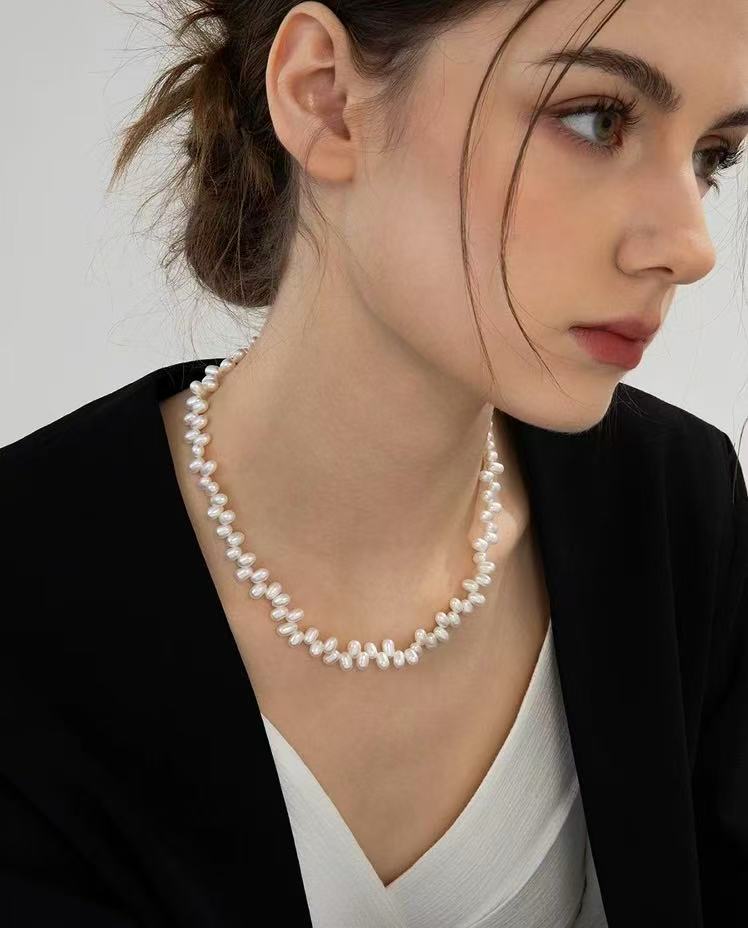 Double Flower Spike Pearl Necklace