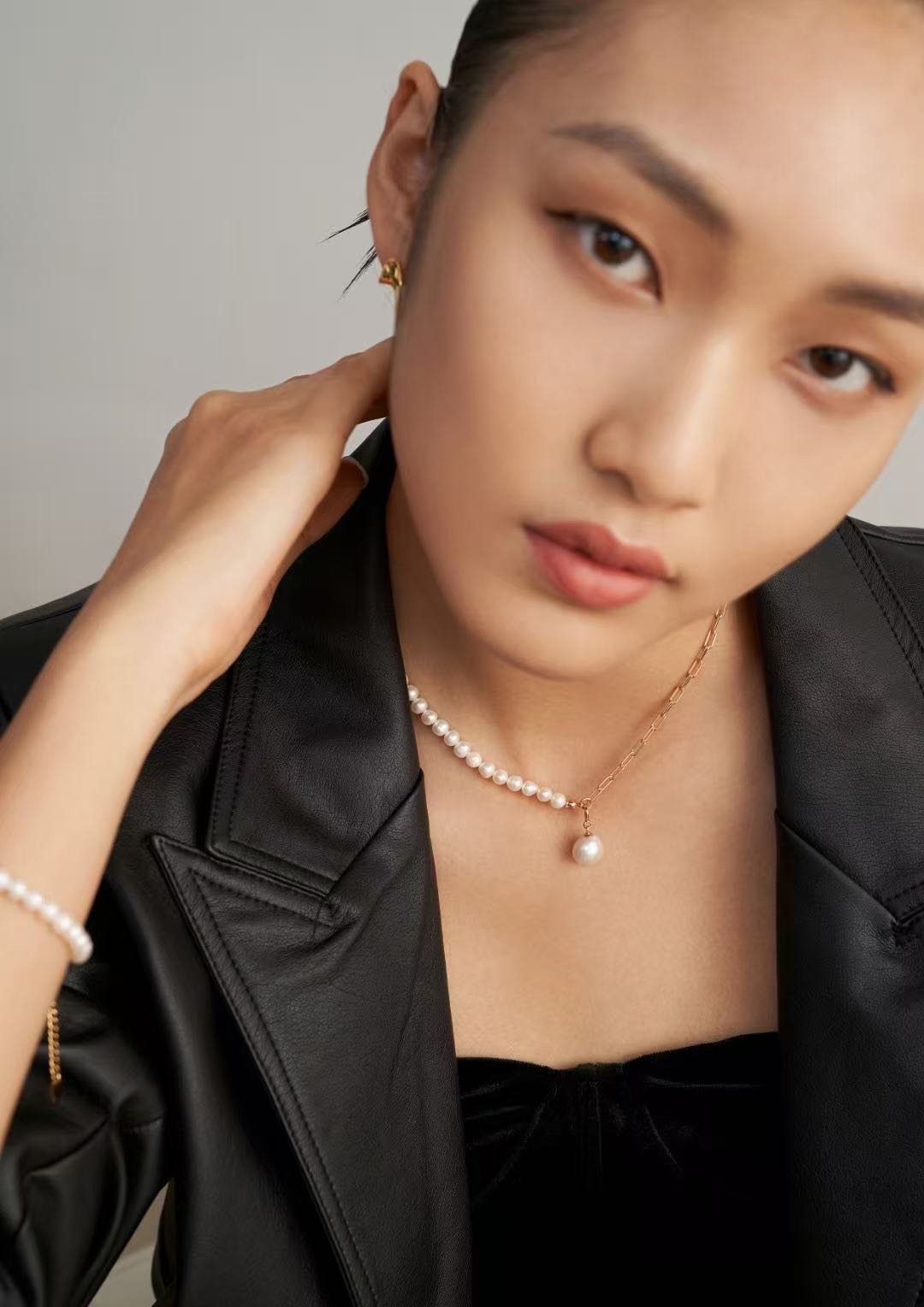 Pendant Pearl Half Necklace