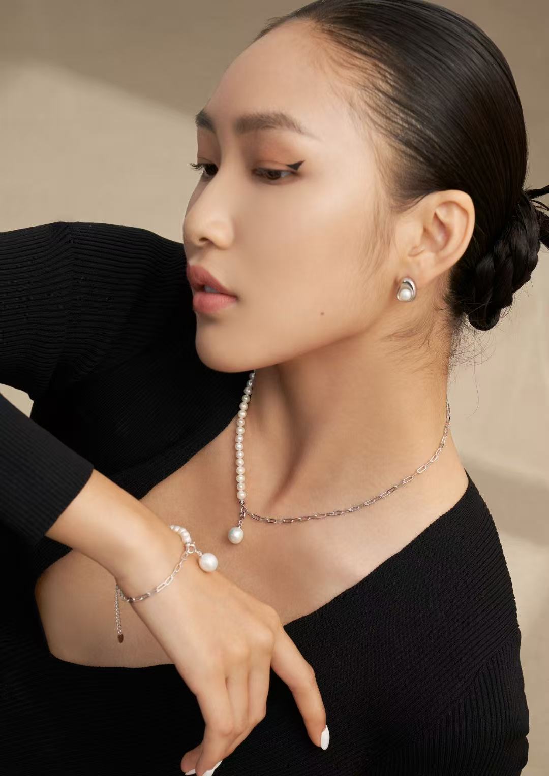 Pendant Pearl Half Necklace