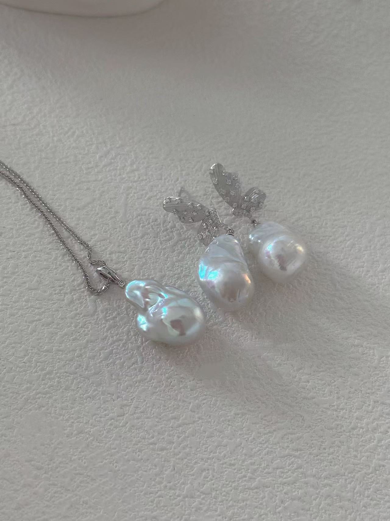 Butterfly Glitter Baroque Earrings