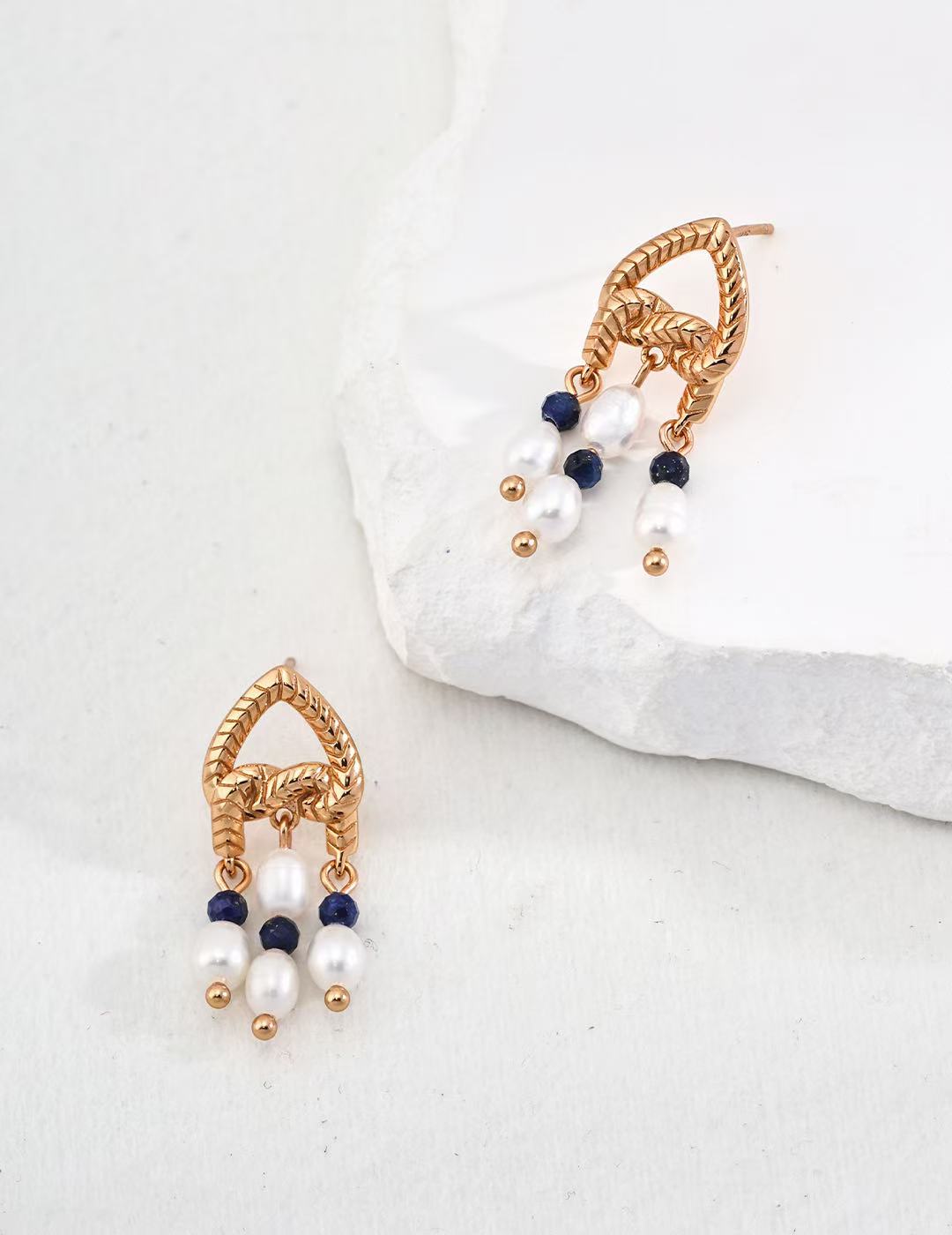 Knotting Pearl & Lapis lazuli Earring