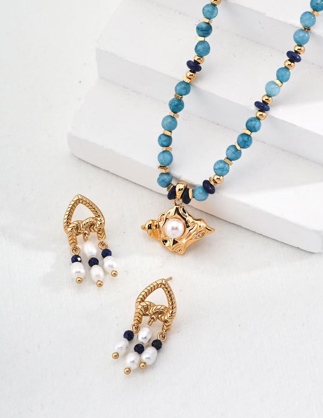 Knotting Pearl & Lapis lazuli Earring