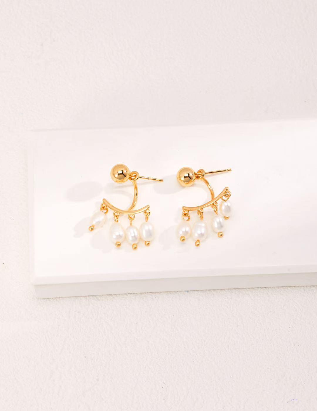 Elegant Fan-shaped Pearl Earrings