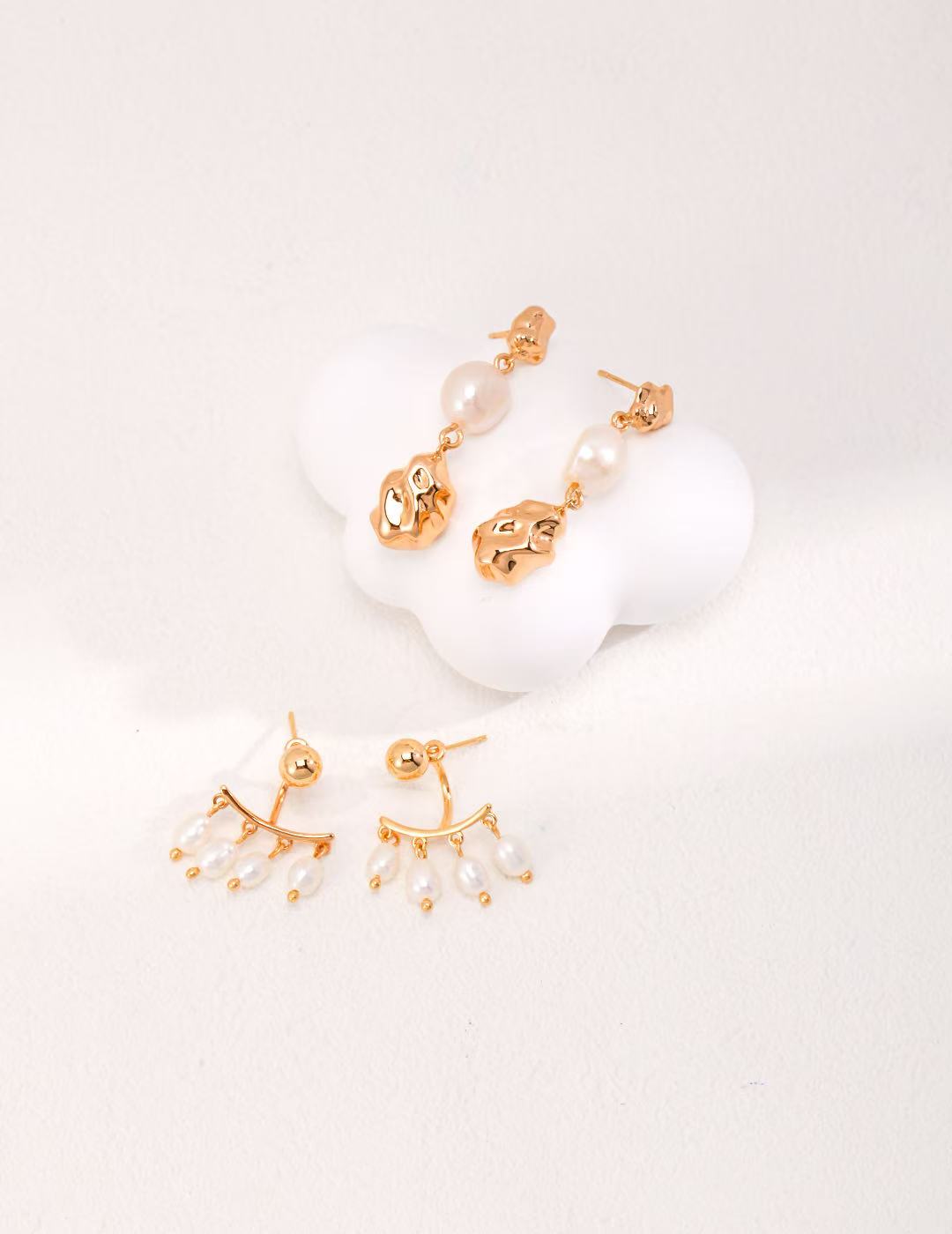 Elegant Fan-shaped Pearl Earrings