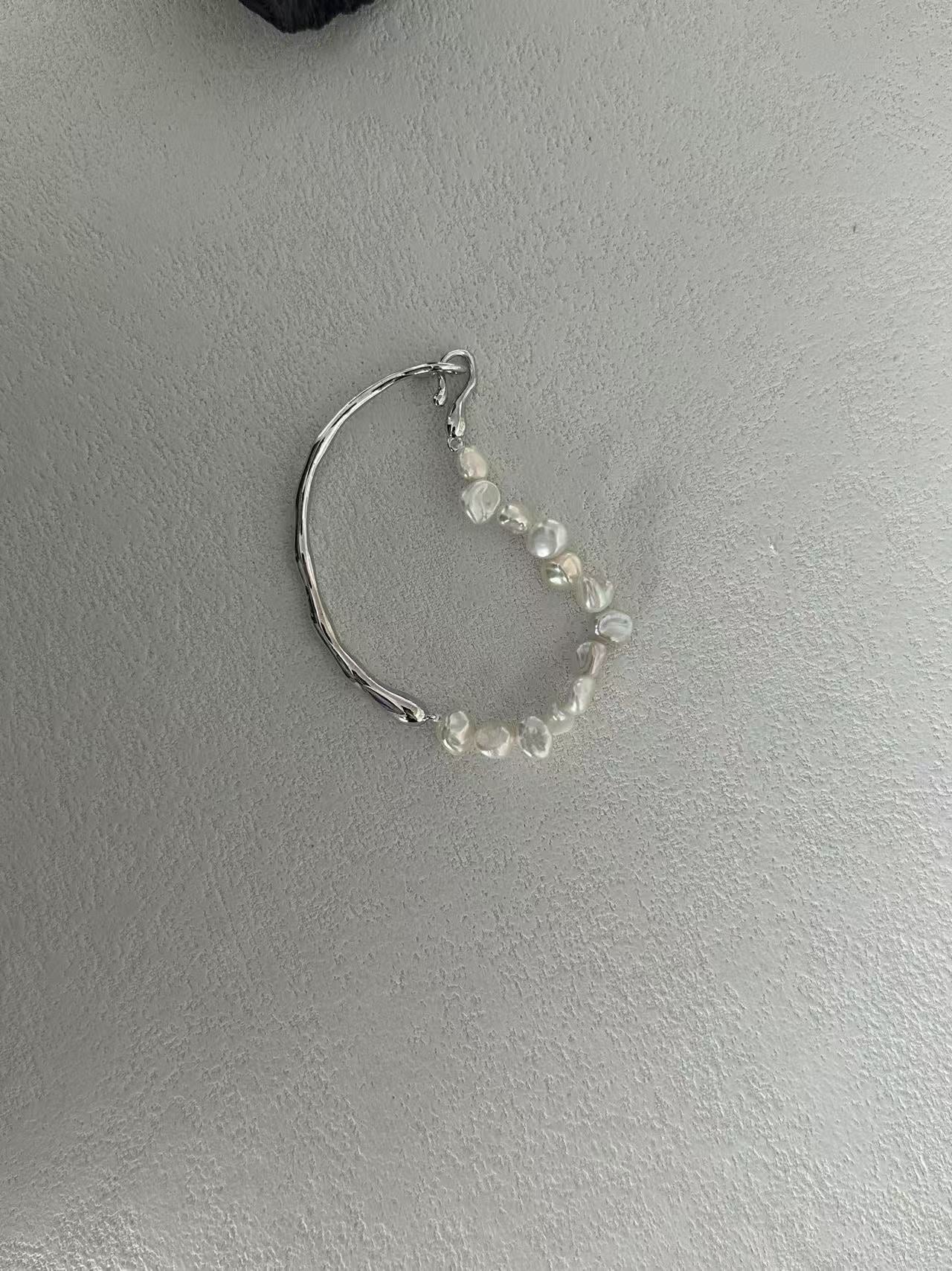 Silver Loop Petal Pearl Bracelet