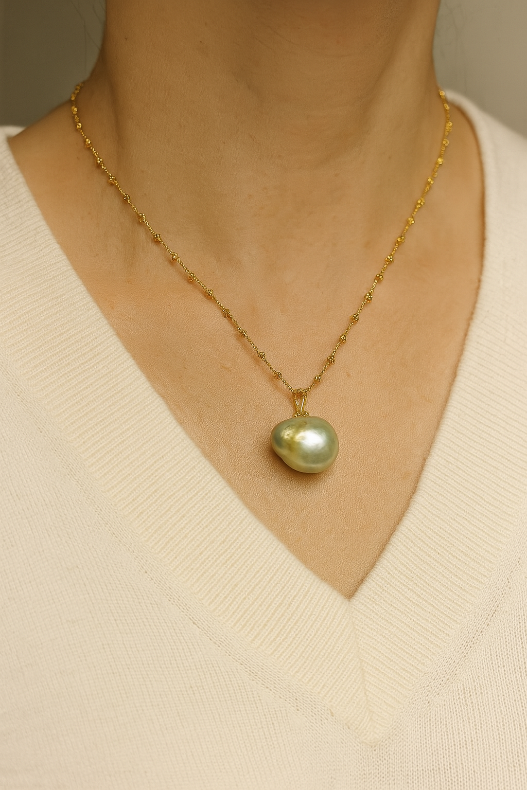 “Small half-ripe pumpkin” Gold and Green Gilt Rare Australian White Sea Water Pearls Necklace