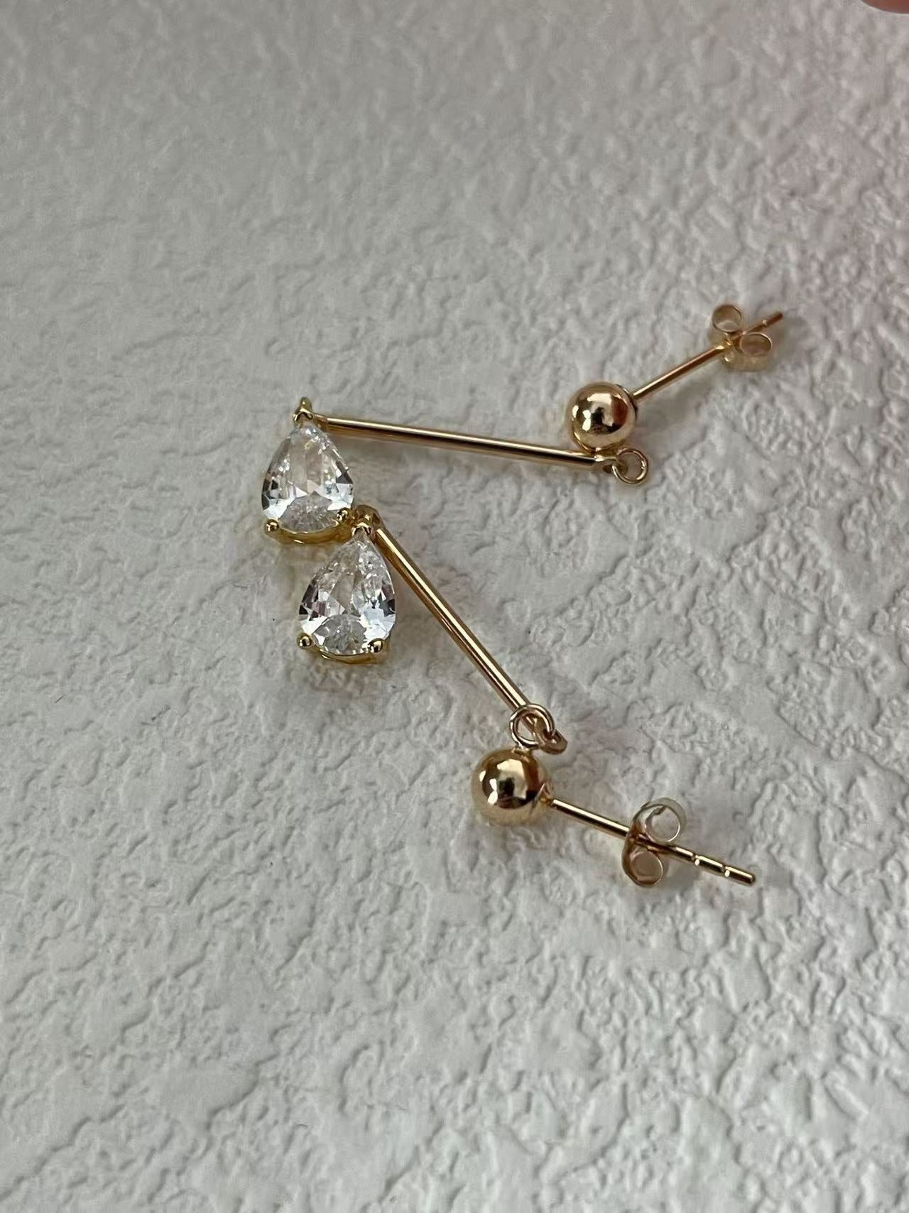‘Milky Way and Starlight’ Silver Needle Baroque Pearl & Teardrop Diamond Pendant