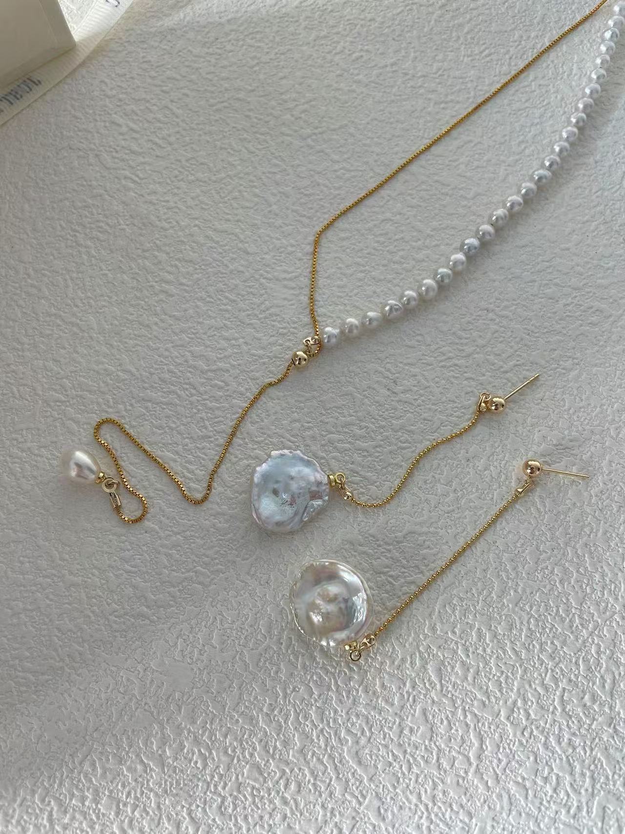 Petal pearl long earrings