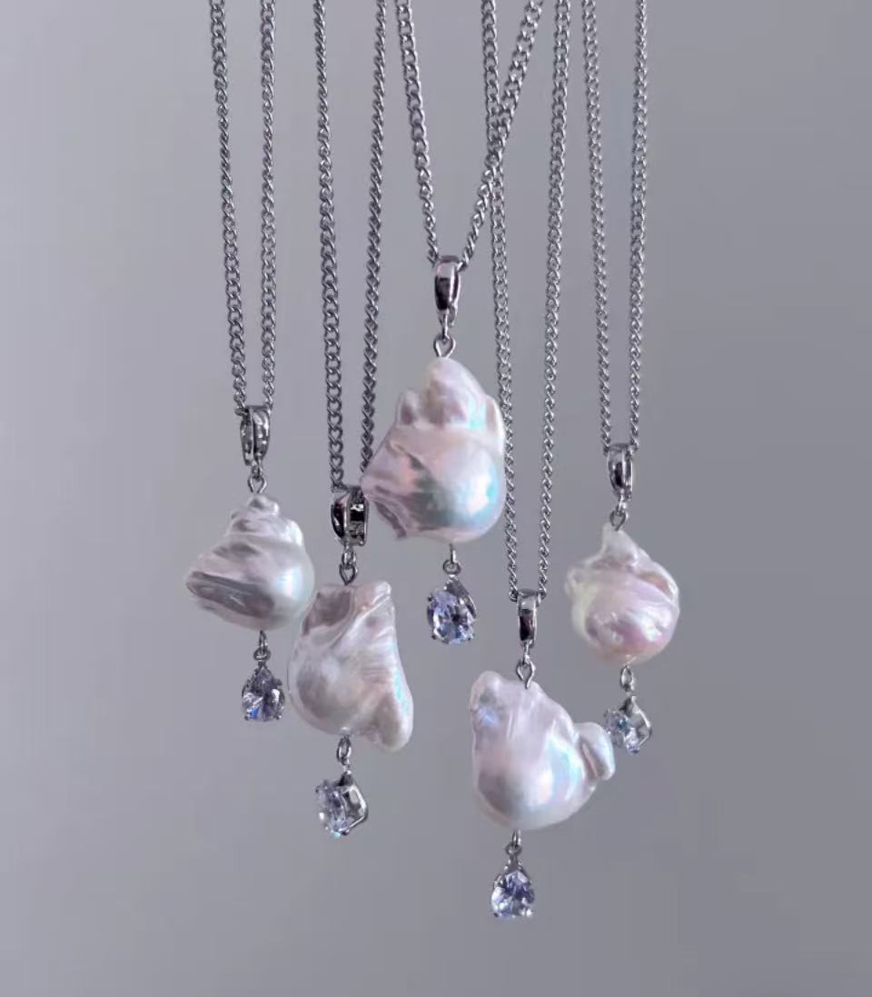 ‘Party Surprise’ White/Purple Baroque Diamond Pendant