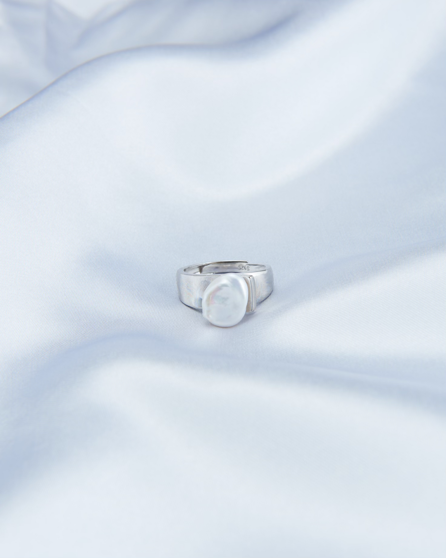 Keshi White Pearl Ring