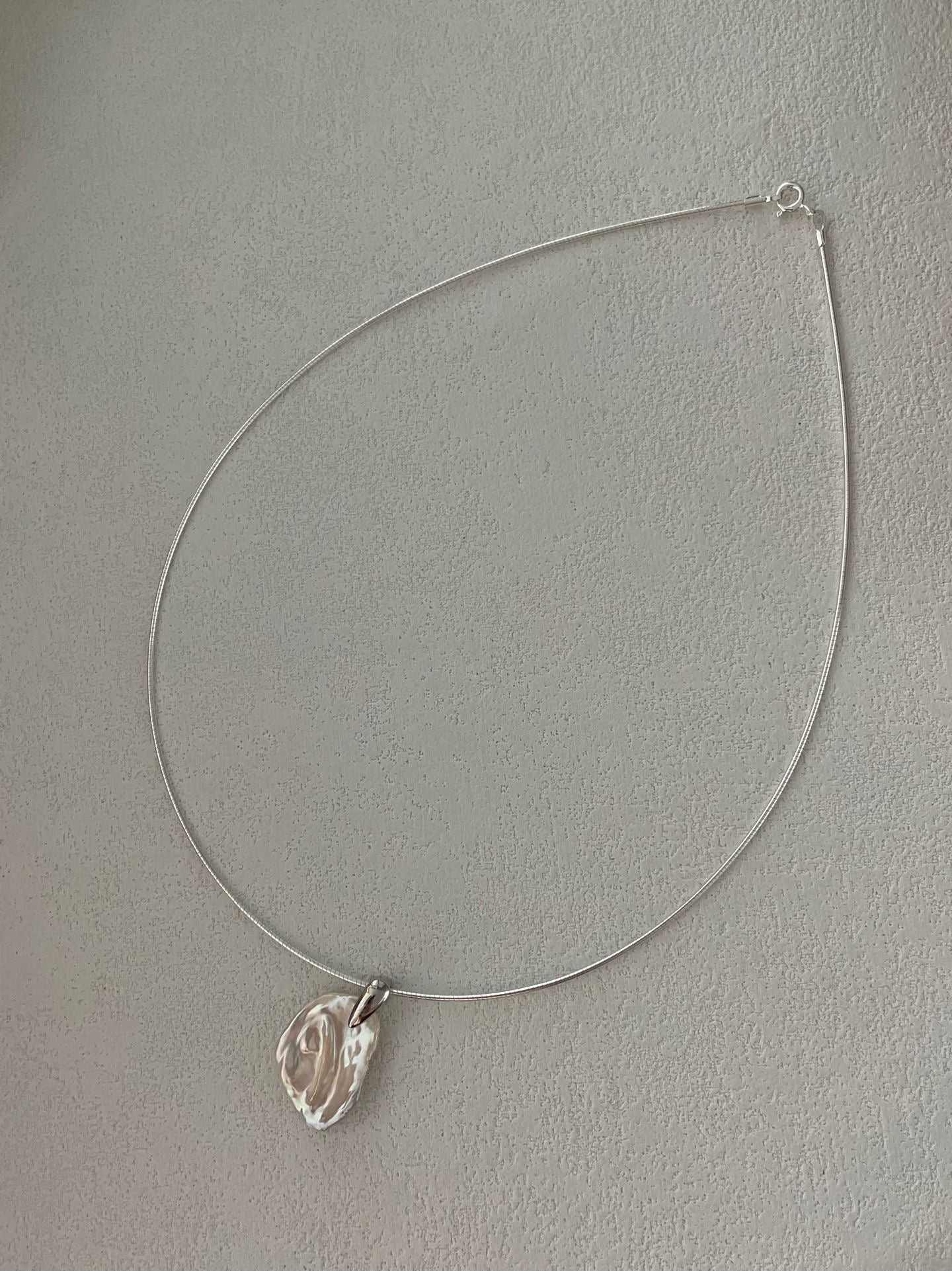 Silver full moon pearl necklace