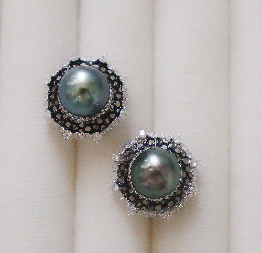 Noir Filigree – Black Tahitian Pearl Lace Studs