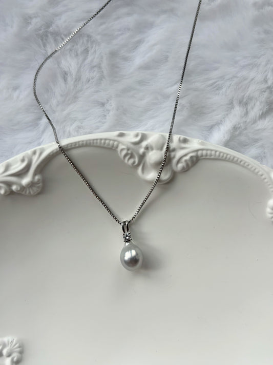 “Carrot Bunny” Silver-Blue Australian White Pearl Miniature Exquisite Pendant