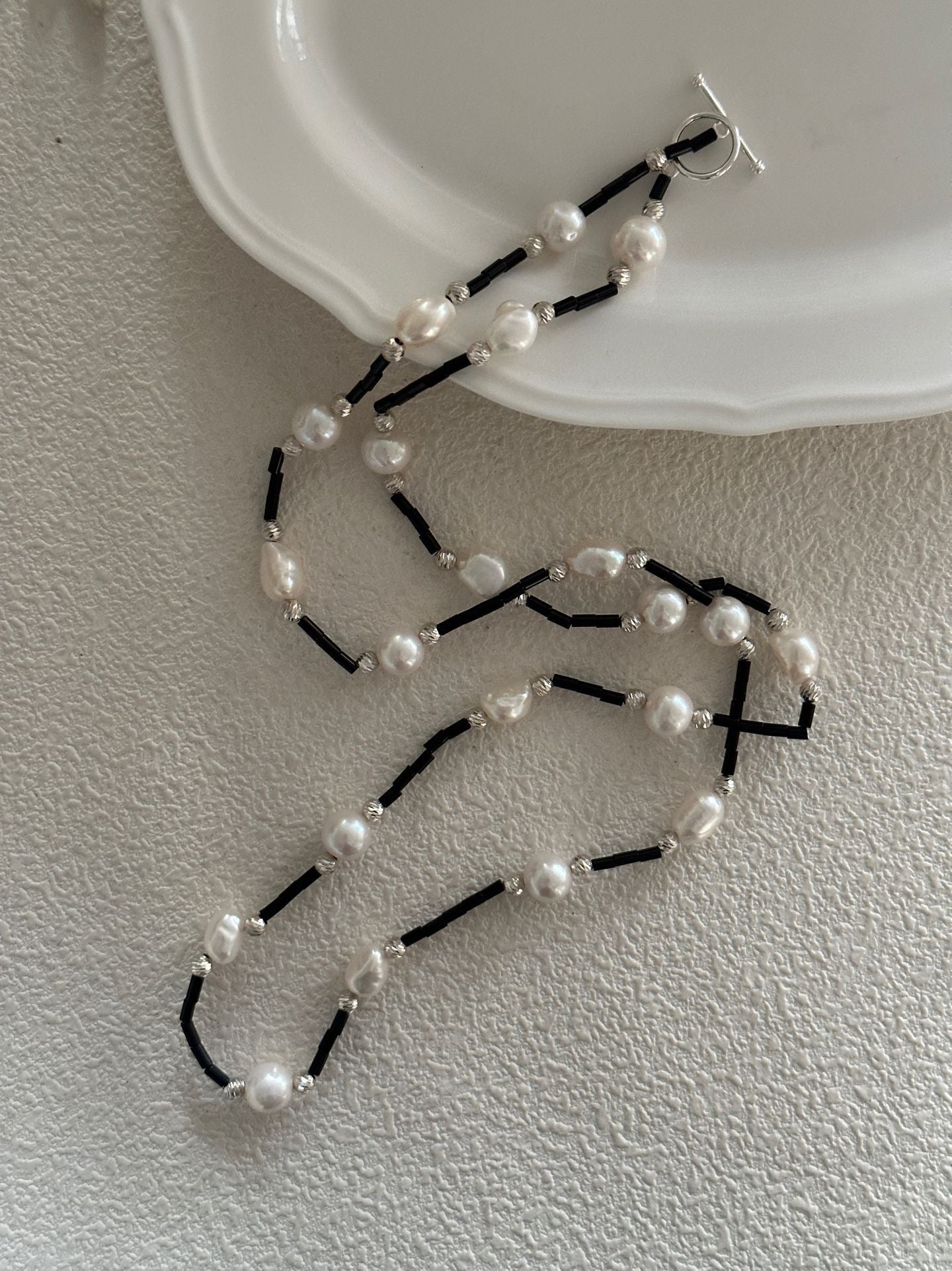Baroque Sea Round Pearl & Onyx Beads Long Sweater Chain