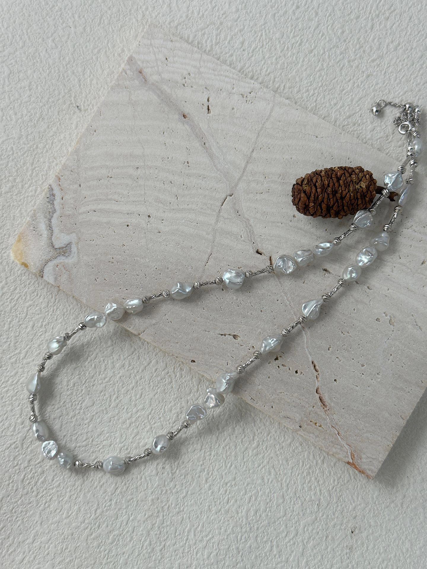 Silver and Blue Flow・Natural Keshi Pearl Silver Knot Necklace
