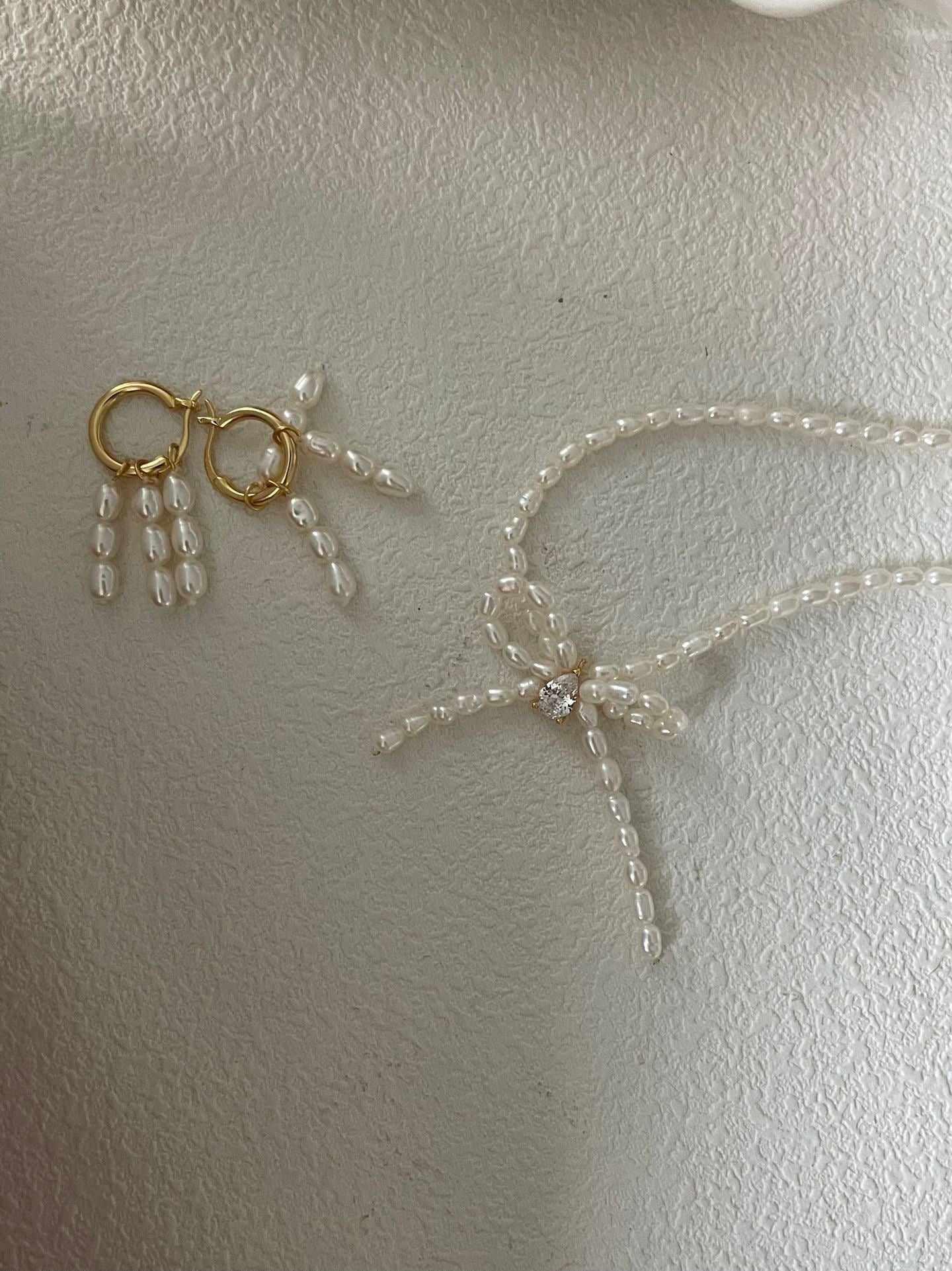 Butterfly Knot Grain Pearl Choker