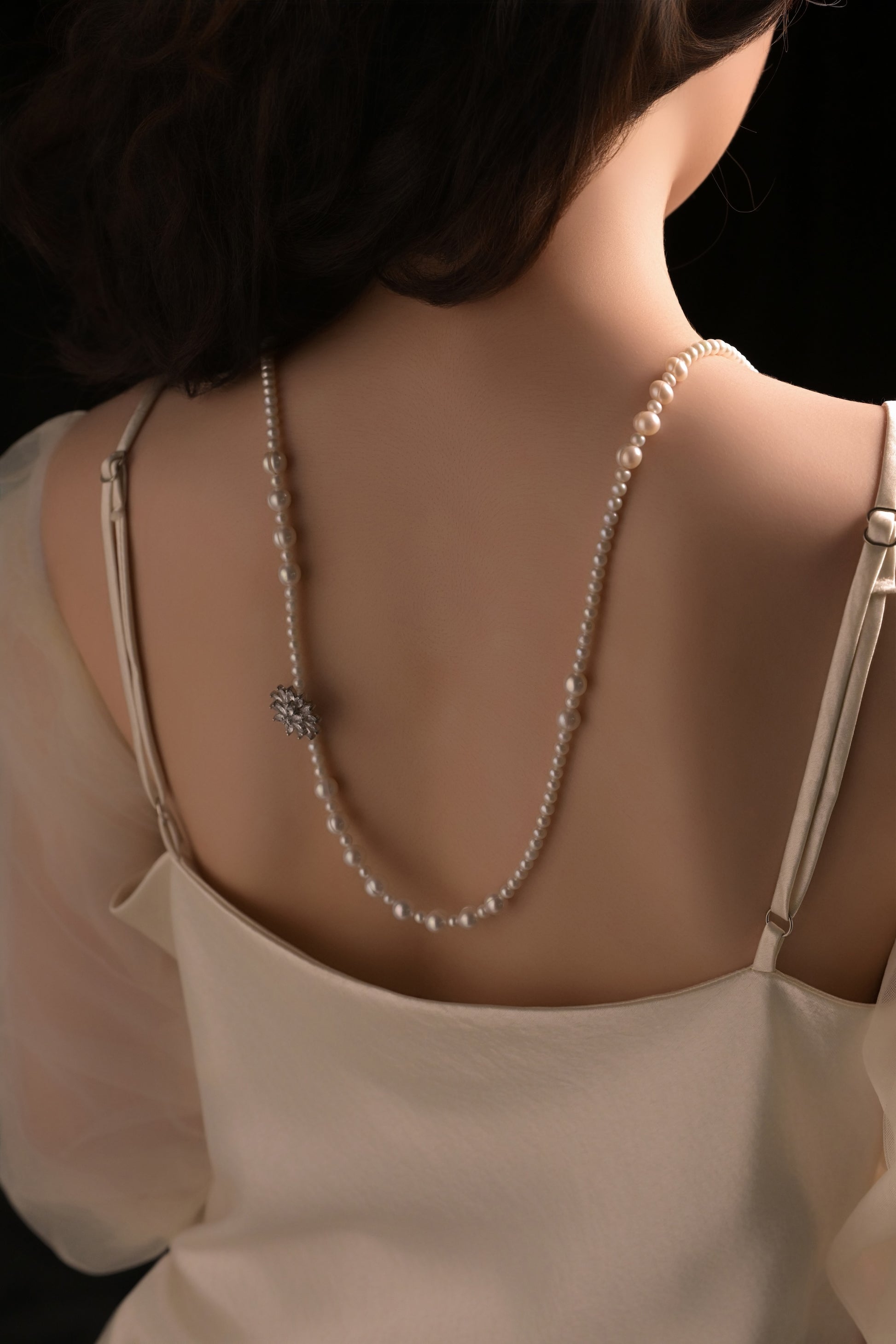 Silver Daisy Freshwater Pearl Sweater Chain