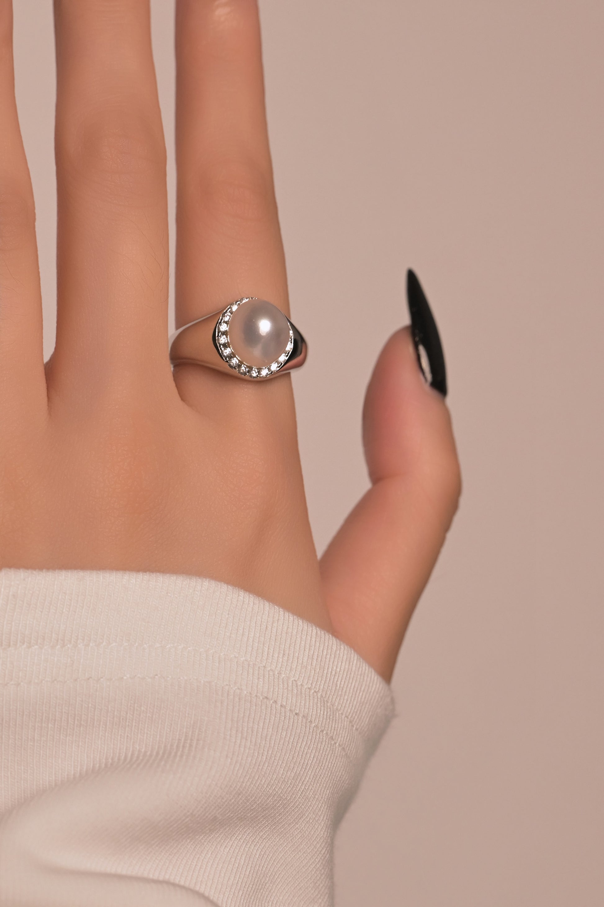 "Moonlight" White South Sea Pearl Ring