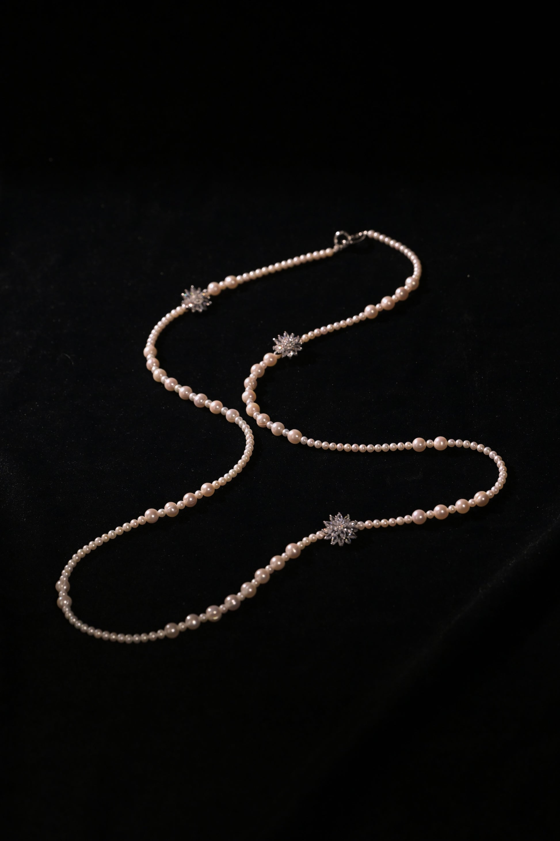 Silver Daisy Freshwater Pearl Sweater Chain