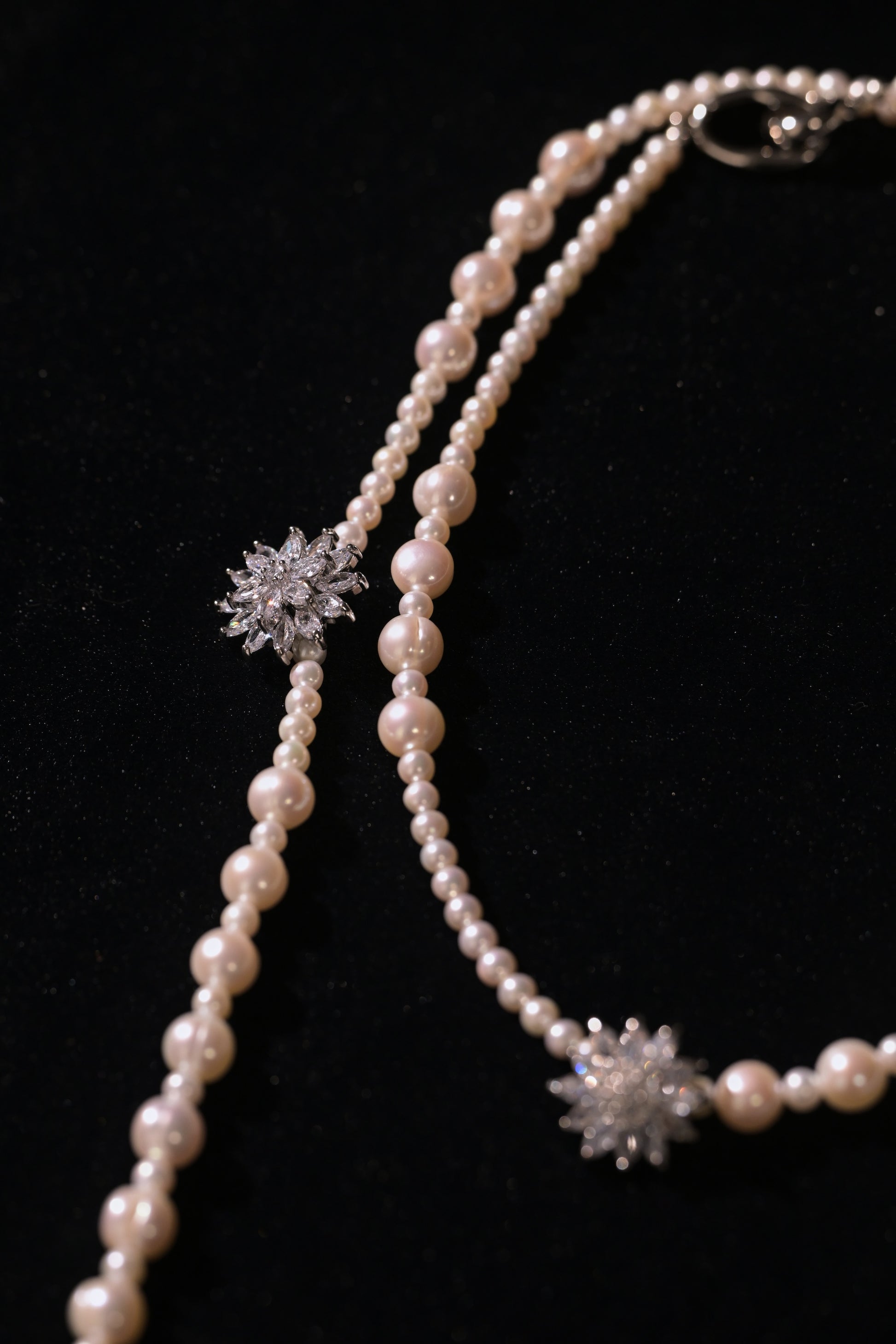 Silver Daisy Freshwater Pearl Sweater Chain