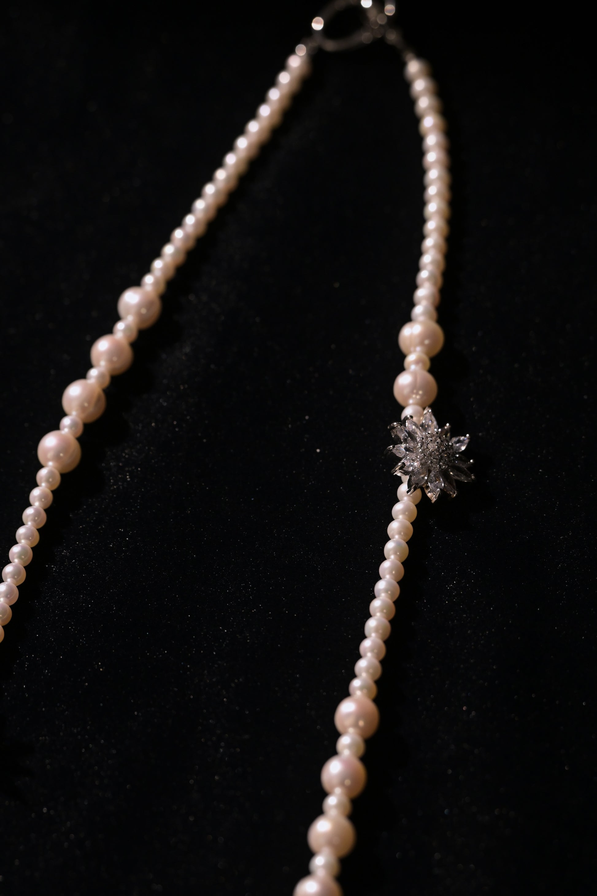 Silver Daisy Freshwater Pearl Sweater Chain
