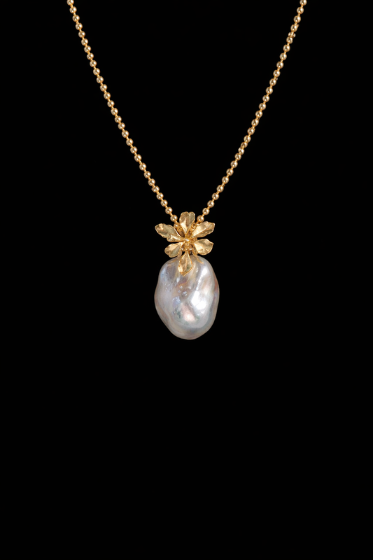Golden Years: Gold-Toned Vintage-Style Floral Aurora Baroque Necklace