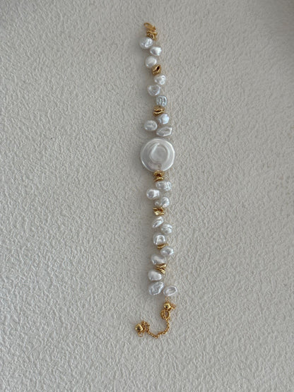 Metal Keshi Petal Golden Bracelet