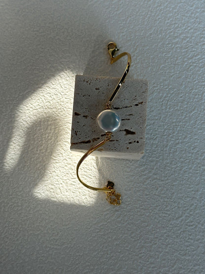 “The sun, moon and stars”Cream Baroque Gold Bracelet&Necklace