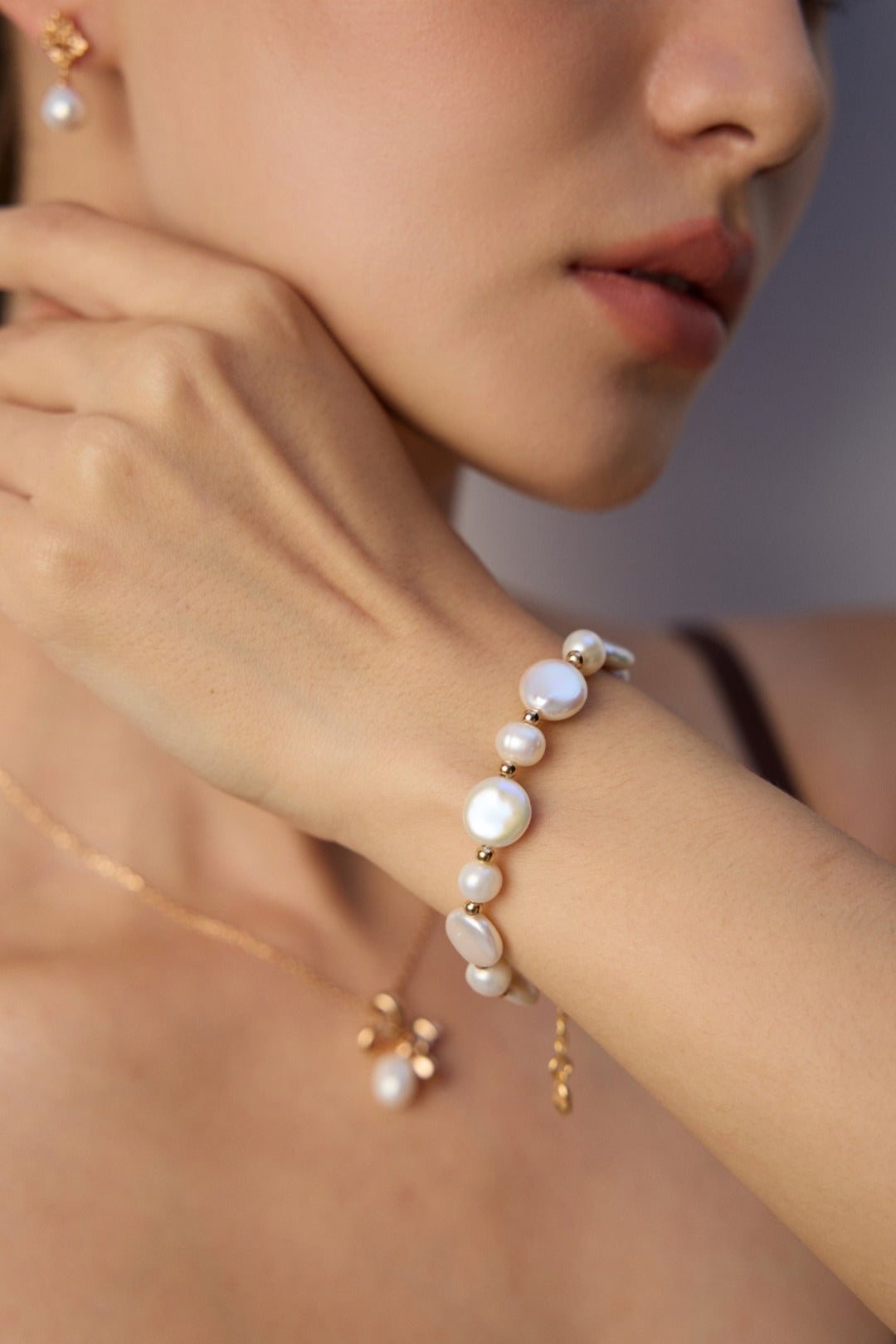 Lustre Flat Style Pearls Bracelet