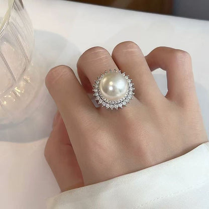 Horse Shells Diamond Ring