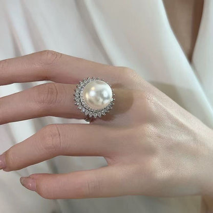 Horse Shells Diamond Ring