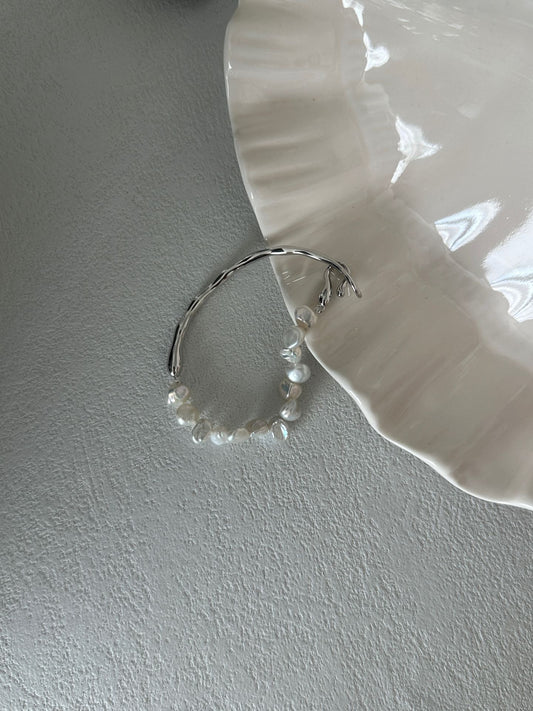 Silver Loop Petal Pearl Bracelet
