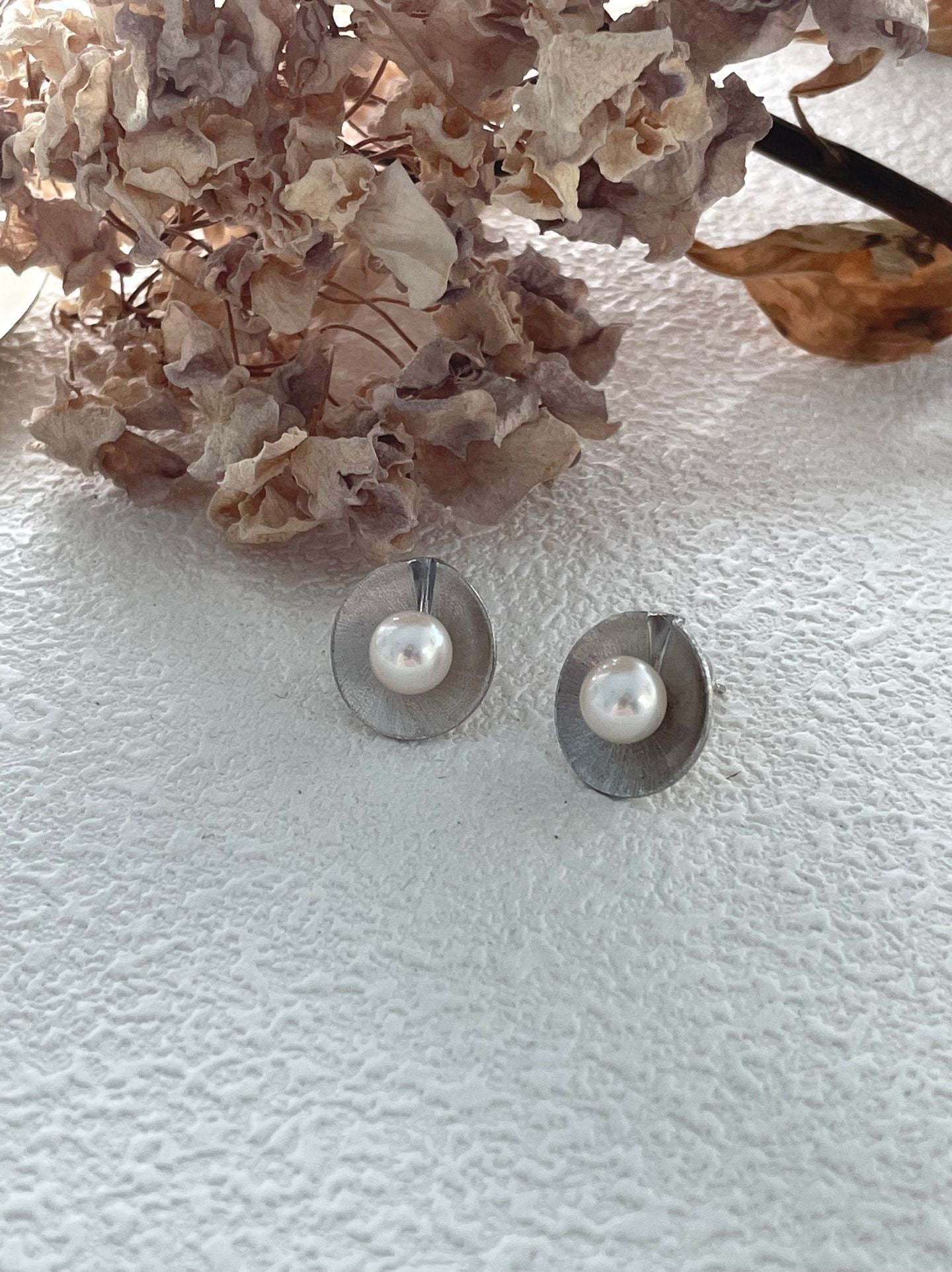 Horseshoe Pearl Earrings