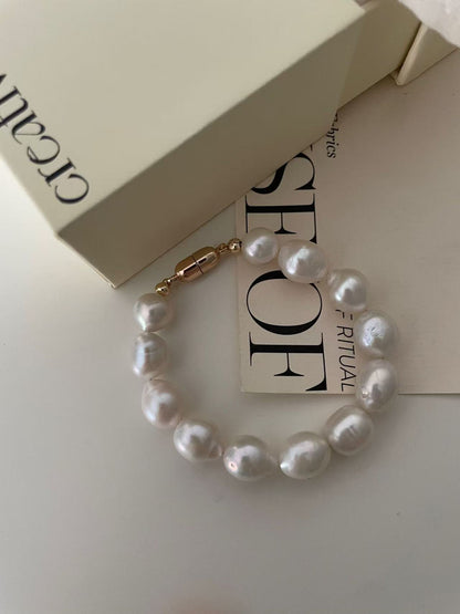 Freshwater Pearl Capsule Buckle Bracelet