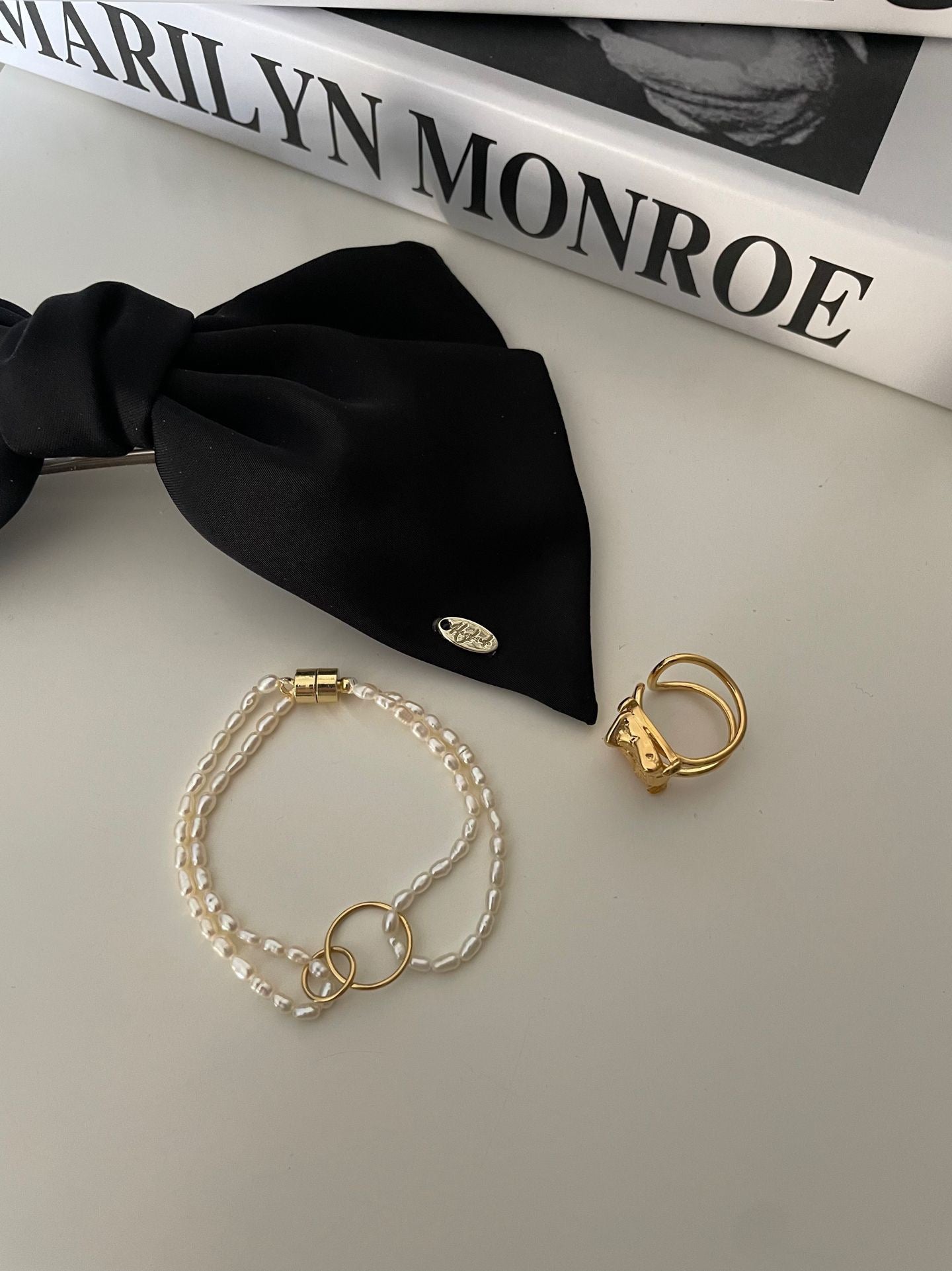 Double-layered Slim Pearl Bracelet