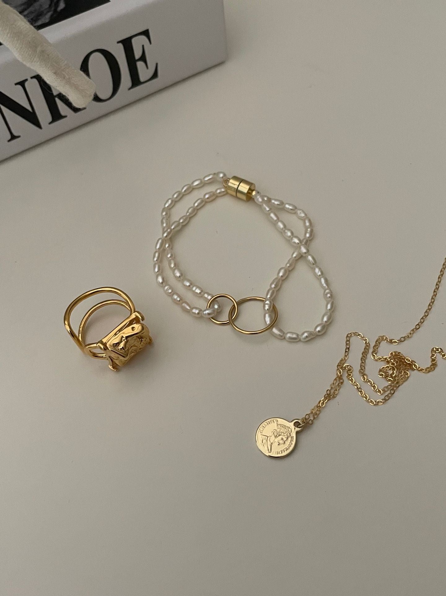 Double-layered Slim Pearl Bracelet