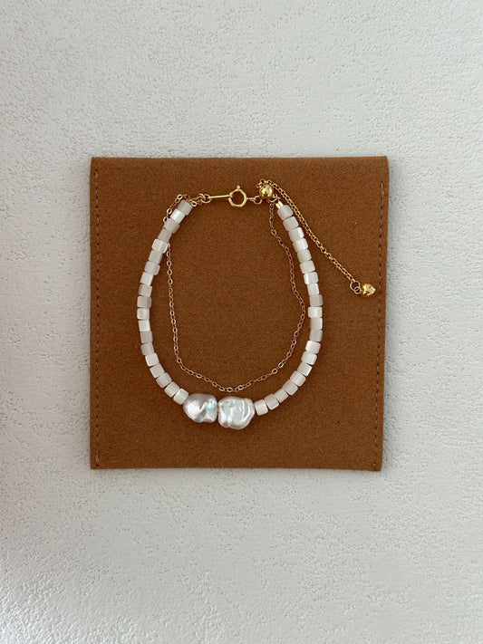 Pearl and Shellfish Bracelet