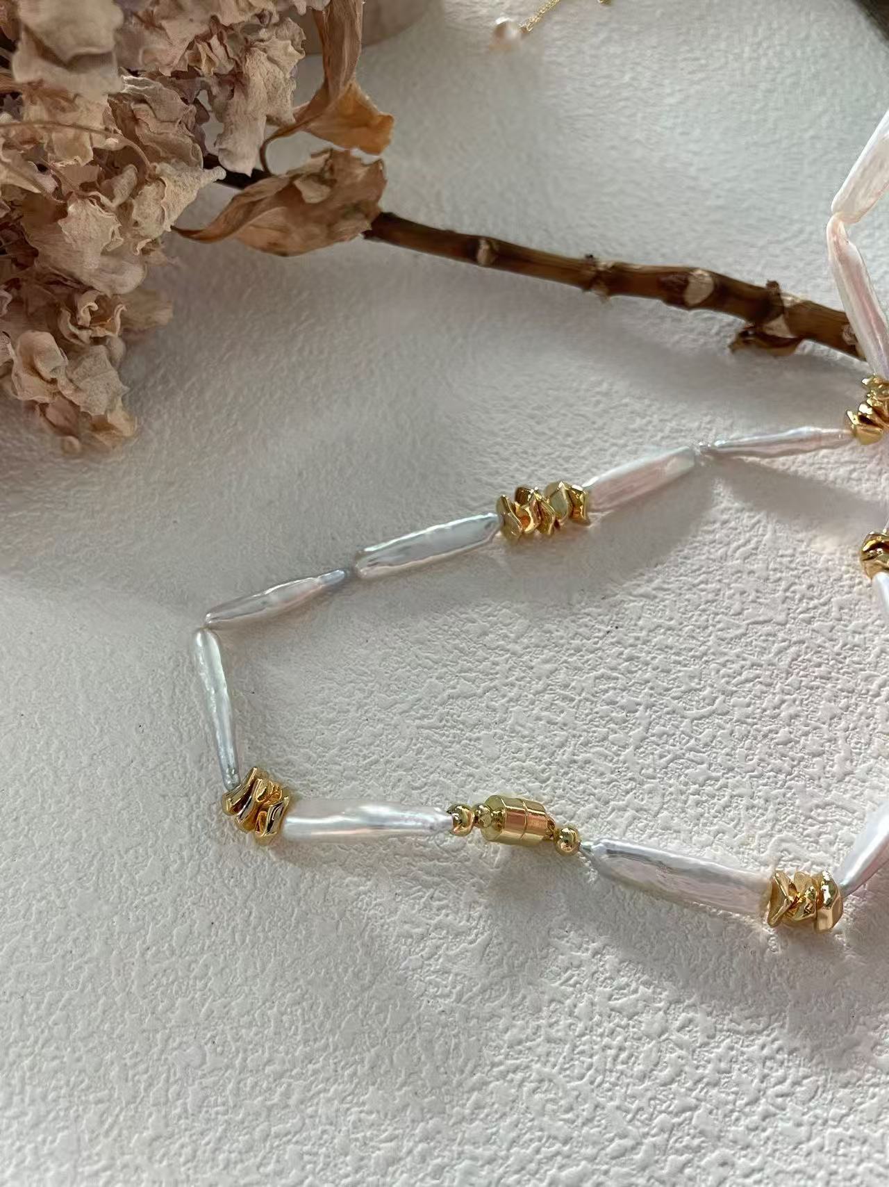 Metal Baroque Necklace