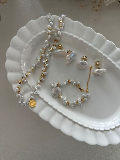 Metal Keshi Petal Golden Bracelet