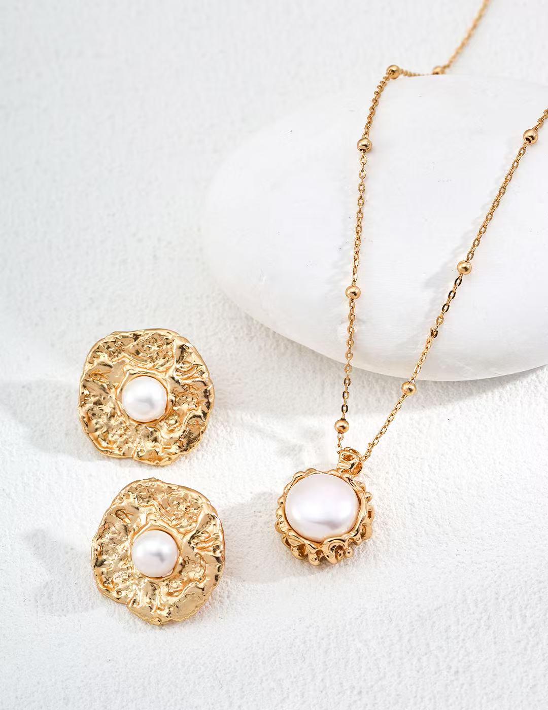Sun flower Large Natural pearls Necklace